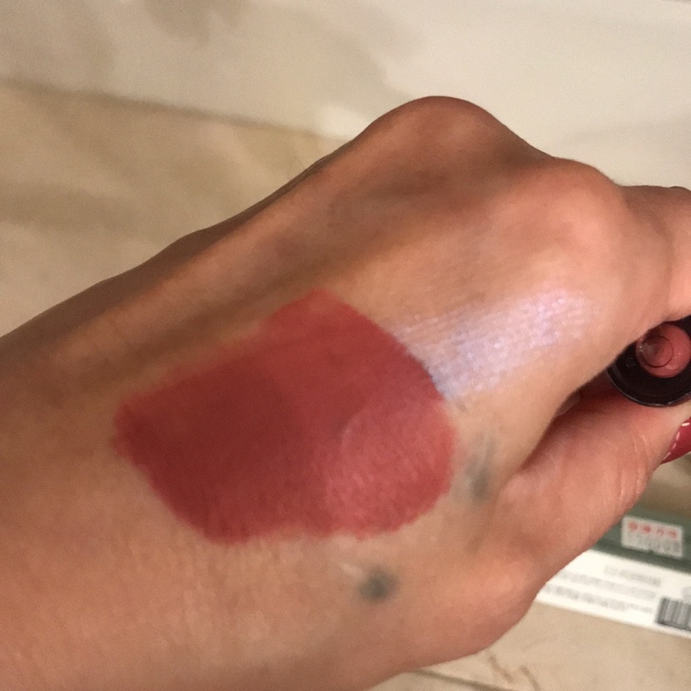 Lips - Picture 2 of 4